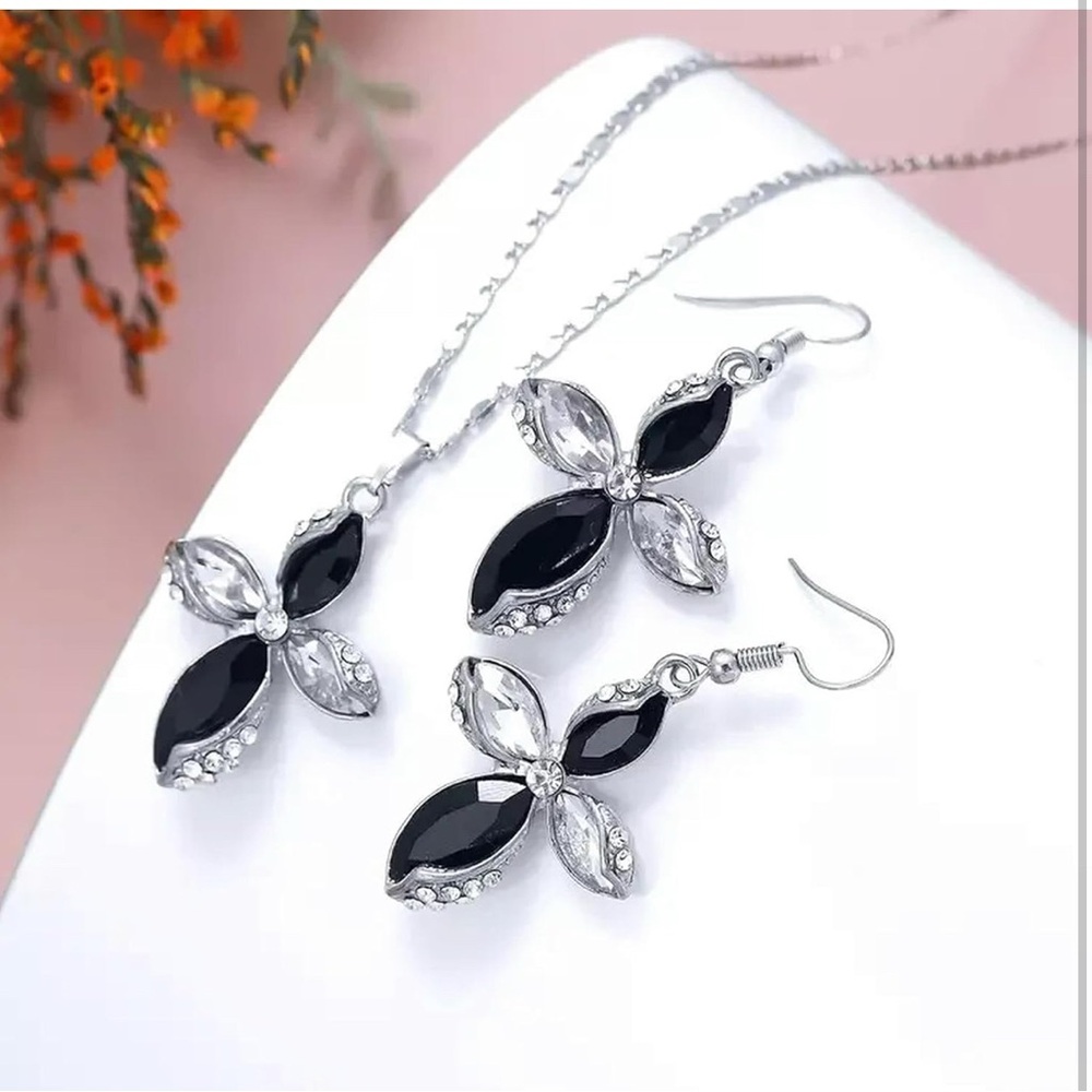 CC Boutique Black and Silver Earrings - Picture 3 of 4
